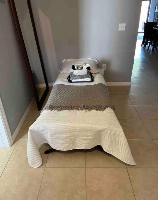 Debbie'S 3-Bedroom Apartment In A Duplex Cape Coral Exteriér fotografie